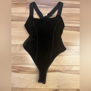 Womens Black Velvet Bodysuit XS Snap Close Cross Strap Back Scoop Neck NWT ALALA